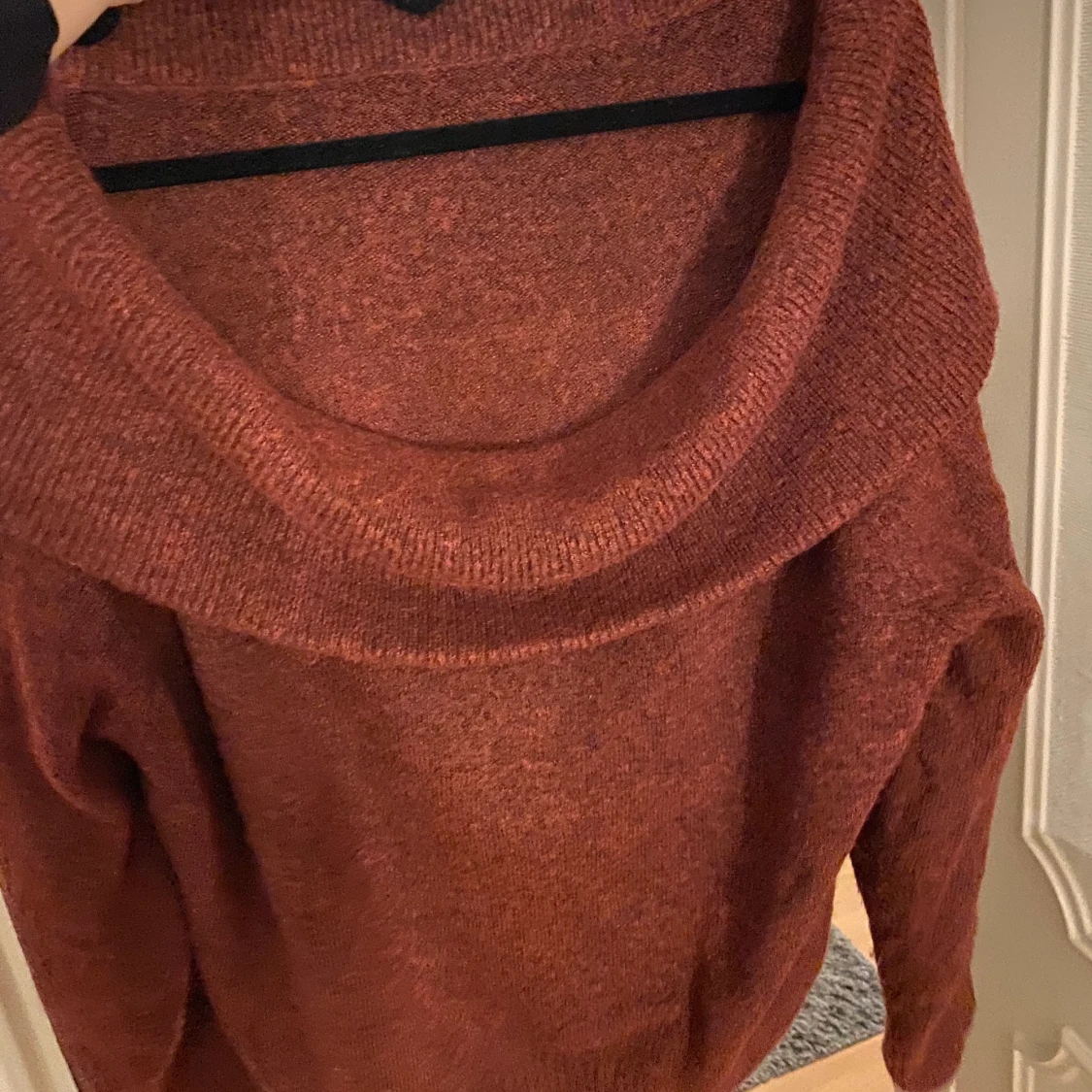 Offshoulder tröja  - 90