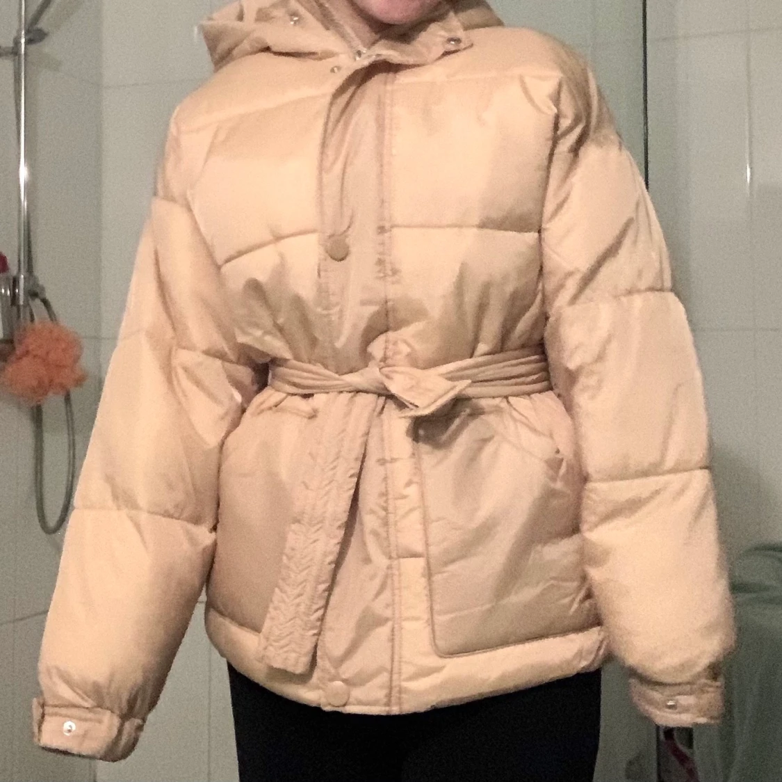 Beige jacka med borttagbart skärp