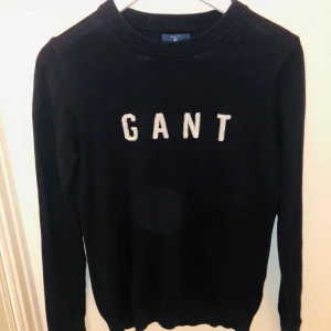 Gant sweatshirt  - Marinblå gant sweatshirt, inte mycket använd 