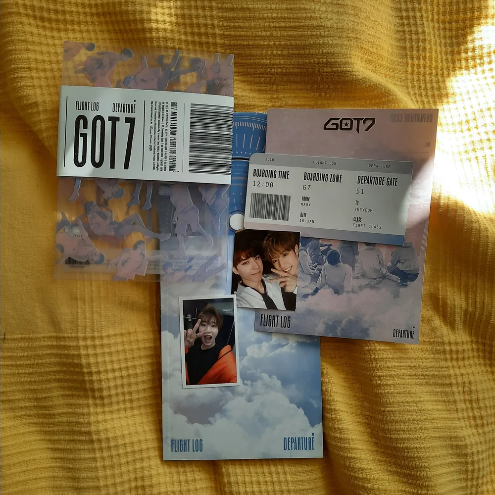 Got7 album flight log departure.                                   Köpte Got7 albumet begagnat. Säljer den nu eftersom jag inte vill ha den längre. Allting är med. Köparen står för frakten.. Övrigt.