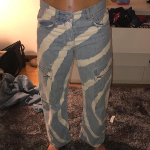 Ganni jeans - Super snygga och trendiga jeans från Ganni i storlek 36. Nypris; ca 3000kr