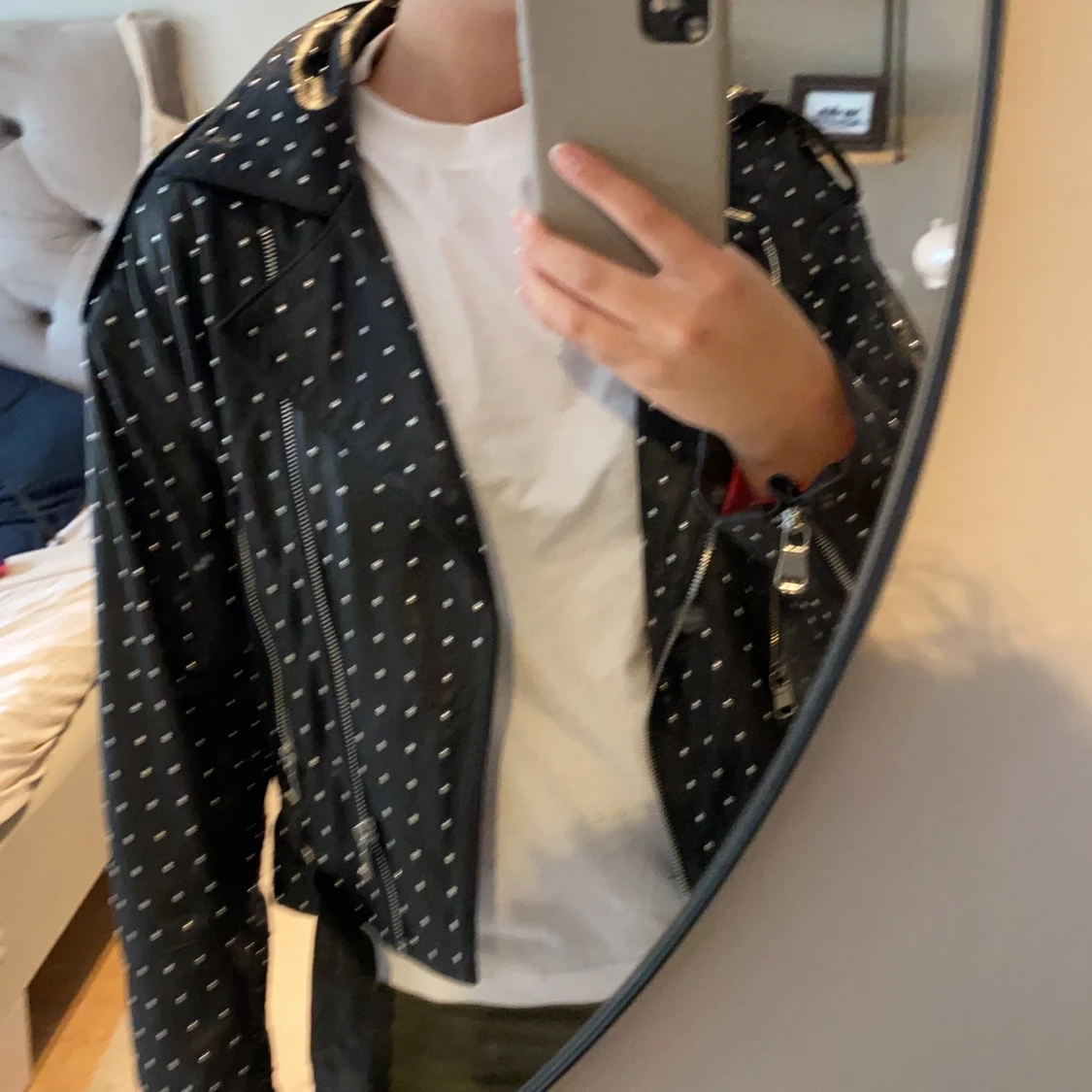 Läderjacka Zara med nit-detalj - 90