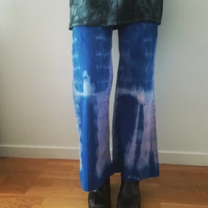 HIPPIE jeans 🌹🌷🌺🌻🌼☘️🌲💐 - Hippie jeans tie-dyed in size 34 ( waist is 65cm). Post is 63:-