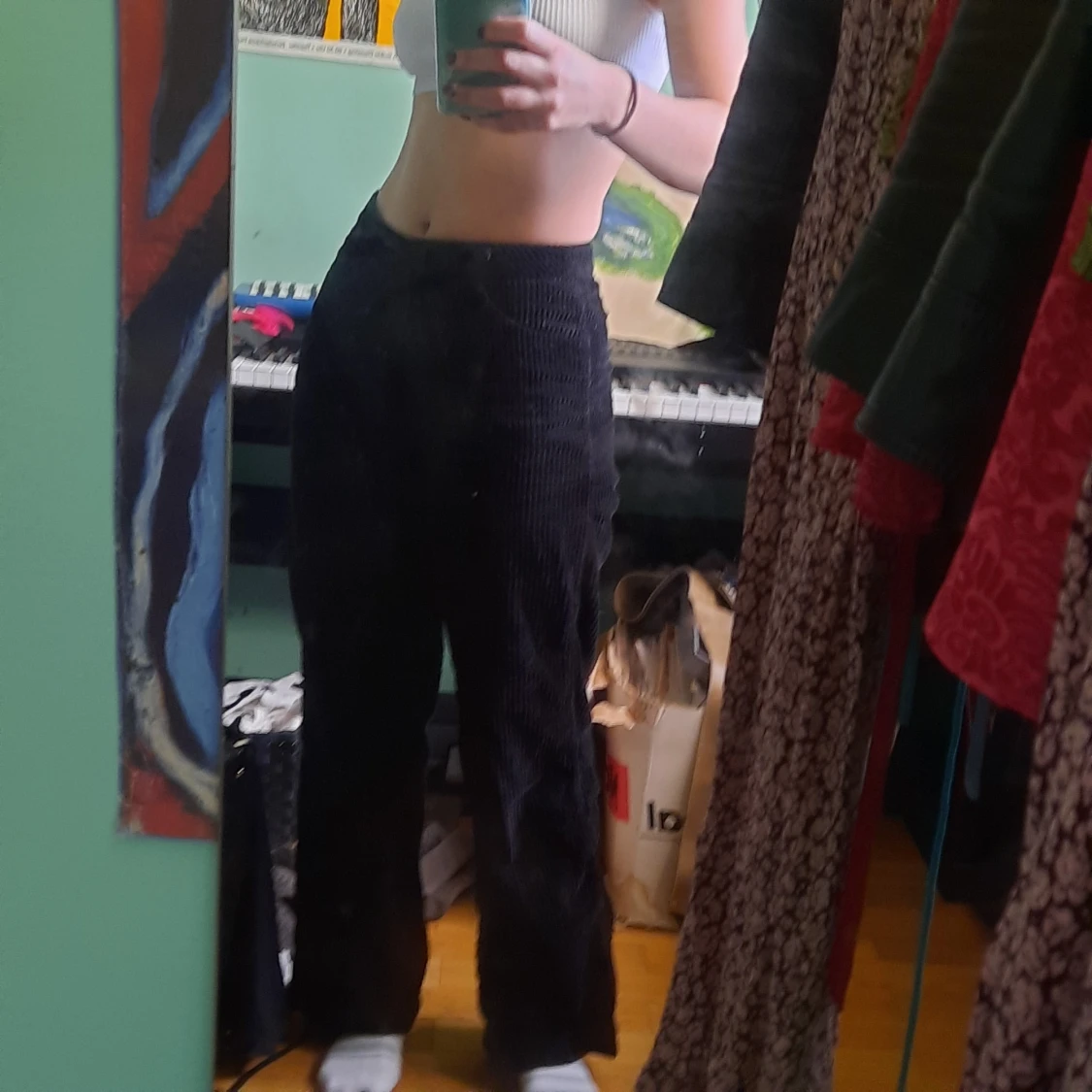 Svarta manchestebyxor från weekday