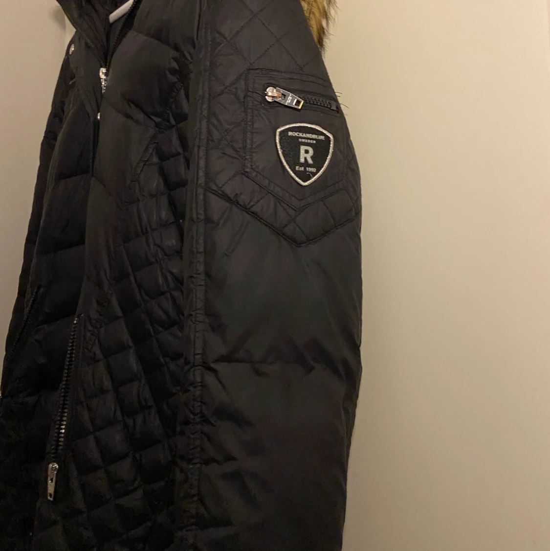 Rock and blue jacka  - 91