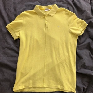 J.Lindeberg piké  - J.Lindeberg piké, använd 2ggr så väldigt fint skick, Stl M slim fit