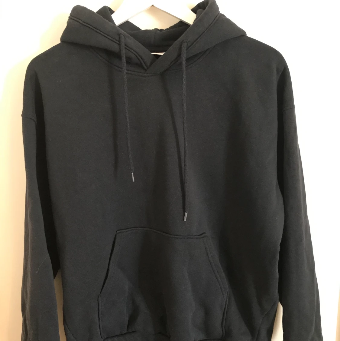 Mörkblå hoodie från weekday i strl XS🤩
