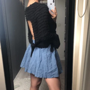 Tröja - Säljer en såå fin tröja ifrån zara som är öppen i ryggen! 