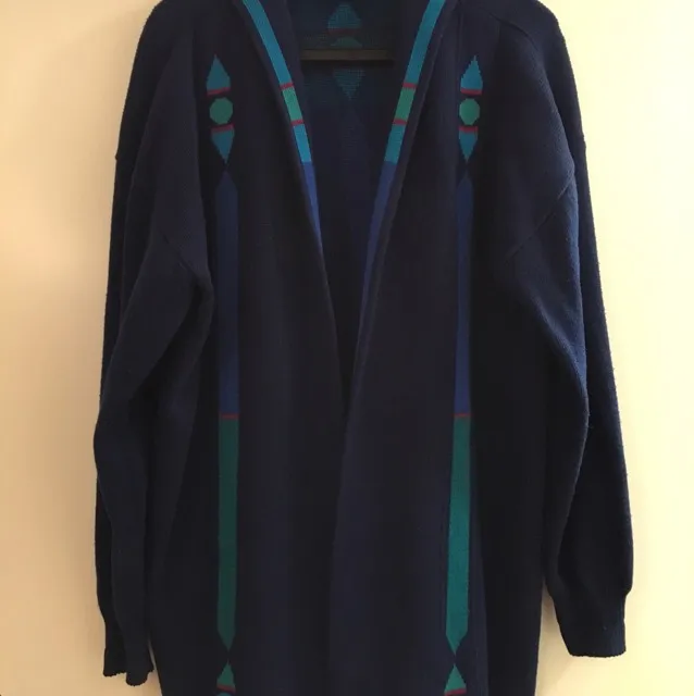 This cardigan is in super great condition, very suitable for jeans or vintage outfit;) 
Kriss, made in Sweden.
Collect the garment in person is acceptable if you are in Stockholm.. Tröjor & Koftor.