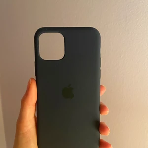 Apple skal - Helt oanvänt, säljs pga beställde fel färg och kunde int returnera för hade öppnat förpackningen. Säljer det för 350 eftersom att det är nytt och köpte det för 500. Skriv om ni har frågor💙💙