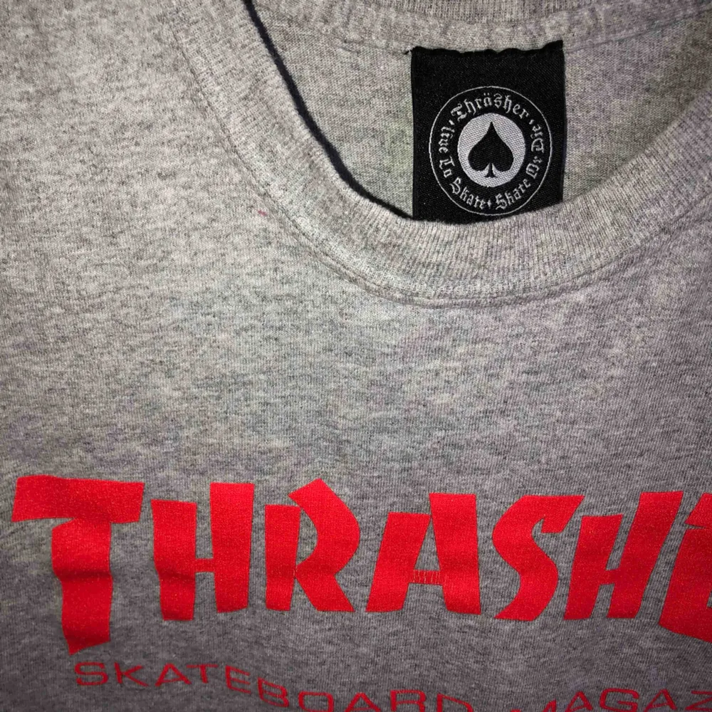 Säljer min älskade Thrasher tisha då jag aldrig använder den. Köpare står för frakt❤️. T-shirts.