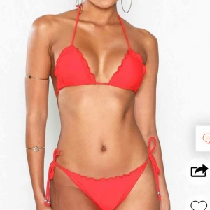  - Underdel storlek S Överdel storlek M Aldrig använt! Kan såklart fraktas om du betalar frakten, fråga ifall du har frågor så svarar jag direkt!😊💕