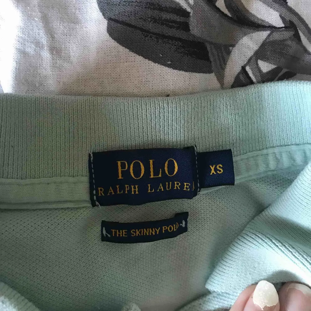 Aldrig använd Ralph Lauren t - shirt i storlek XS Inte min stil eller storlek! :) (Är även öppen för byten). T-shirts.