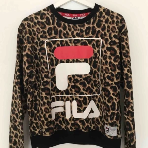  - Fila-tröja i bra skick, använd ett fåtal gånger