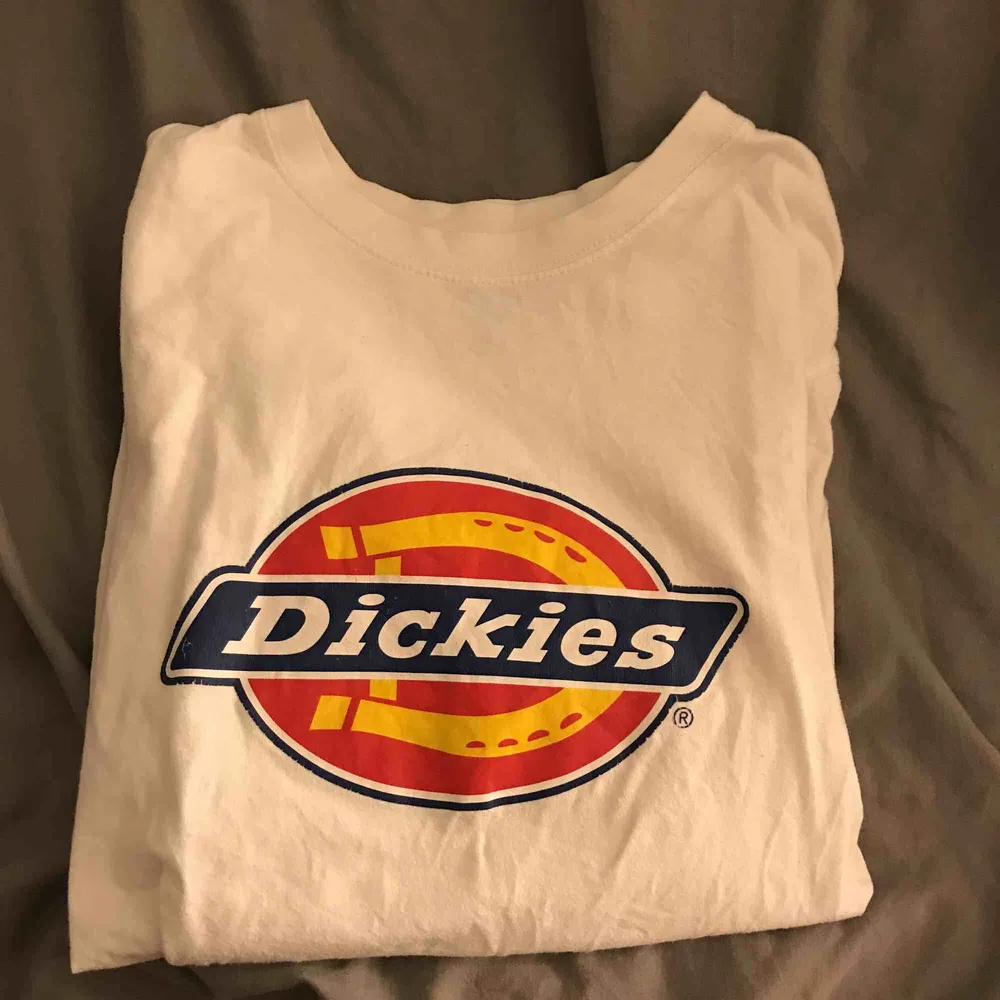 Dickies tröja köpt från carlings säljer för att jag inte använder den. T-shirts.