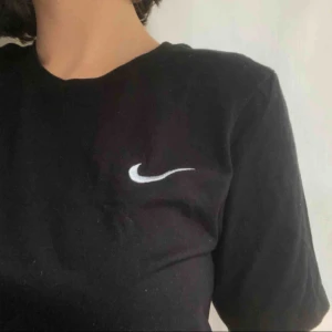  - Svart t-shirt från Nike