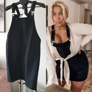  - Hängselklänning strl L passar M 