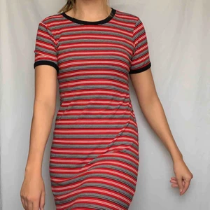  - Klänning från Bershka! Aldrig använd, frakt tillkommer