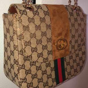 Fake Gucci väska köpt för cirka 800 i rhodos Köparen står för frakten, finns också i eskilstuna