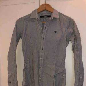  - Skjorta från G-star i väldigt fint skick. Säljer pga att det inte är min stil längre. 