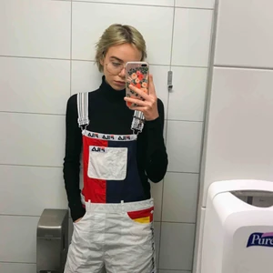  - Denna absoluta ögongodis-favorit i min garderob söker en ny kärleksfull ägare eftersom att jag tyvärr inte kommit att använda den mer än ca 5 gånger pga för stor för mig :( Storleken är S och köpte den för ca 600 kr. Säljer nu vidare denna för 300 kr! 