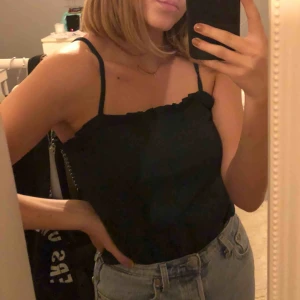  - grönt linne från bik bok i storlek L men skulle säga M 🦋 köparen står för frakt