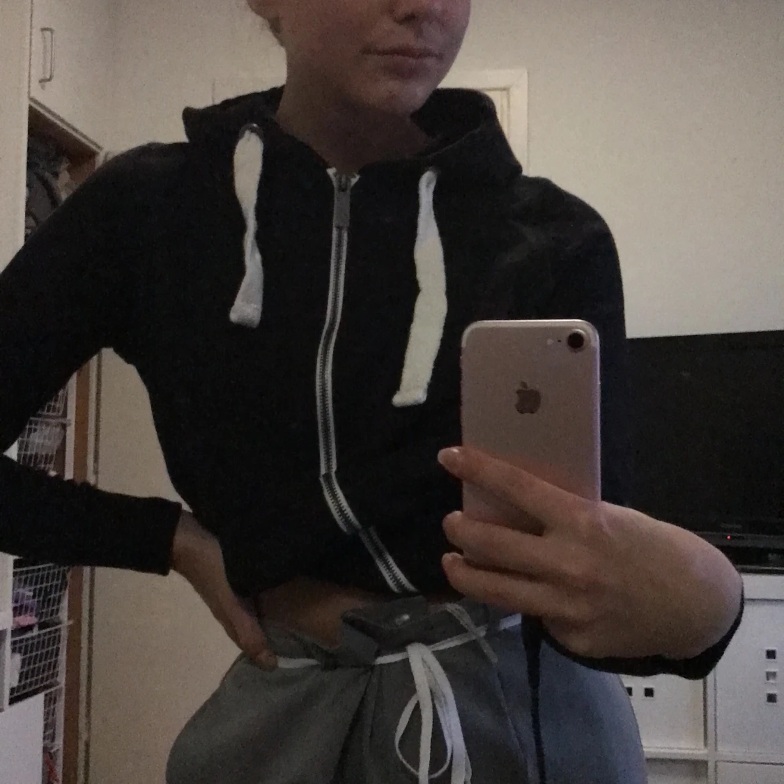 Svart hoddie, helt ny