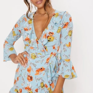 NY klänning  - Säljer en ny somrig klänning i storlek S. Säljer pga fel storlek