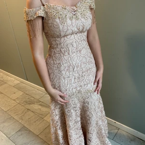 Festklänning - Använd endast i några timmar