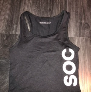 Träningstop - En jätte fin träningstop, säljer pga att ja inte använder den längre. Köpare står för frakten