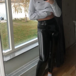Lackbyxor  - Endast testade lackbyxkor, i str 38. Långa i benen, jag är ca 177cm och dom passar perfekt för mig🥰💗 Köparen står för frakten👍🏼