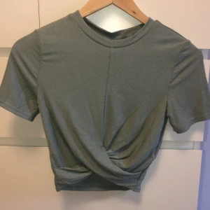 Knyttopp - En knyttopp i världens finaste turkosgrön💚använd en gång! frakt tillkommer💚