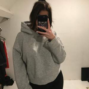 Cropped hoodie från Zara