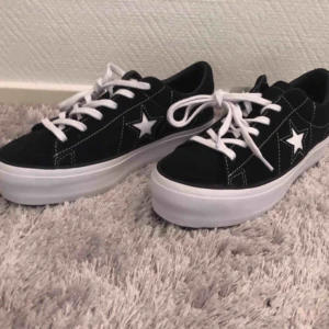  - Storlek 38 Con 9.5/10 endast provade 700  Köpare står för frakt 