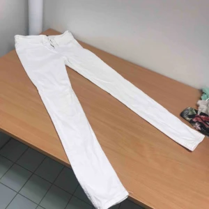  - Hollister jeans w24 l29