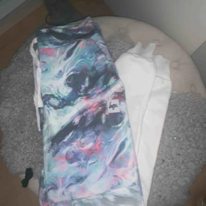  - Säljer dessa asballa byxorna, som aldrig kommit till andvändning! Nypris runt 500 🌟 SÅ SKÖNT MATERIAL