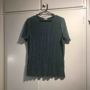  - Fin blus från Cubus.  Nyskick  