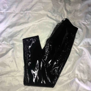  - Superfina lackbyxor som tyvärr är för små för mig:/ nyskick, hör av er om ni undrar något☺️ köparen står för frakt 