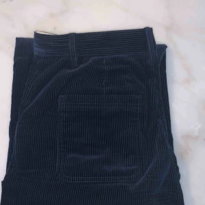  - Manchesterbyxor från arket i 38 - navy