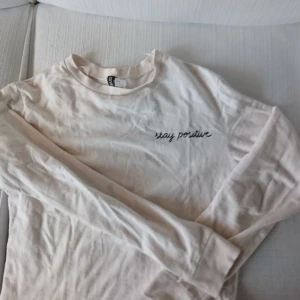  - Ljusrosa tröja. Mitt förra konto försvann därför finns den dubbelt. Möts upp i Stockholm eller fraktar. 