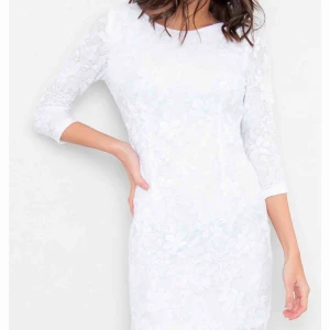  - Vit spetsklänning från jfr Oanvänd  Nypris 399