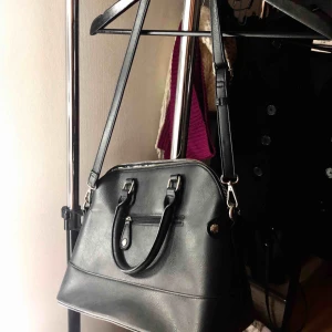  - Marc New York cross body bag Color: black Great condition 