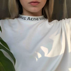  - Asfin acne tröja som jag säljer pga kommer inte till användning, använd men i bra skick! Nypris 1400, fraktar men kostnad tillkommer<3 