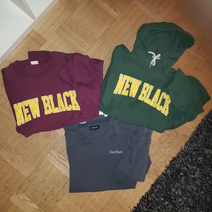  - New Black huvtröja alla 3 för 700 kronor,  annars 300kr st, storlek medium helt nya 