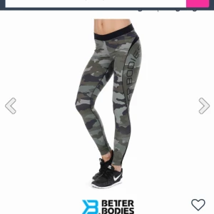  - Säljer mina Betterbodies camo tights, skitsnygga på och är knappt använda för dom e försmå på mig :( Tar emot swish och fraktar🌟