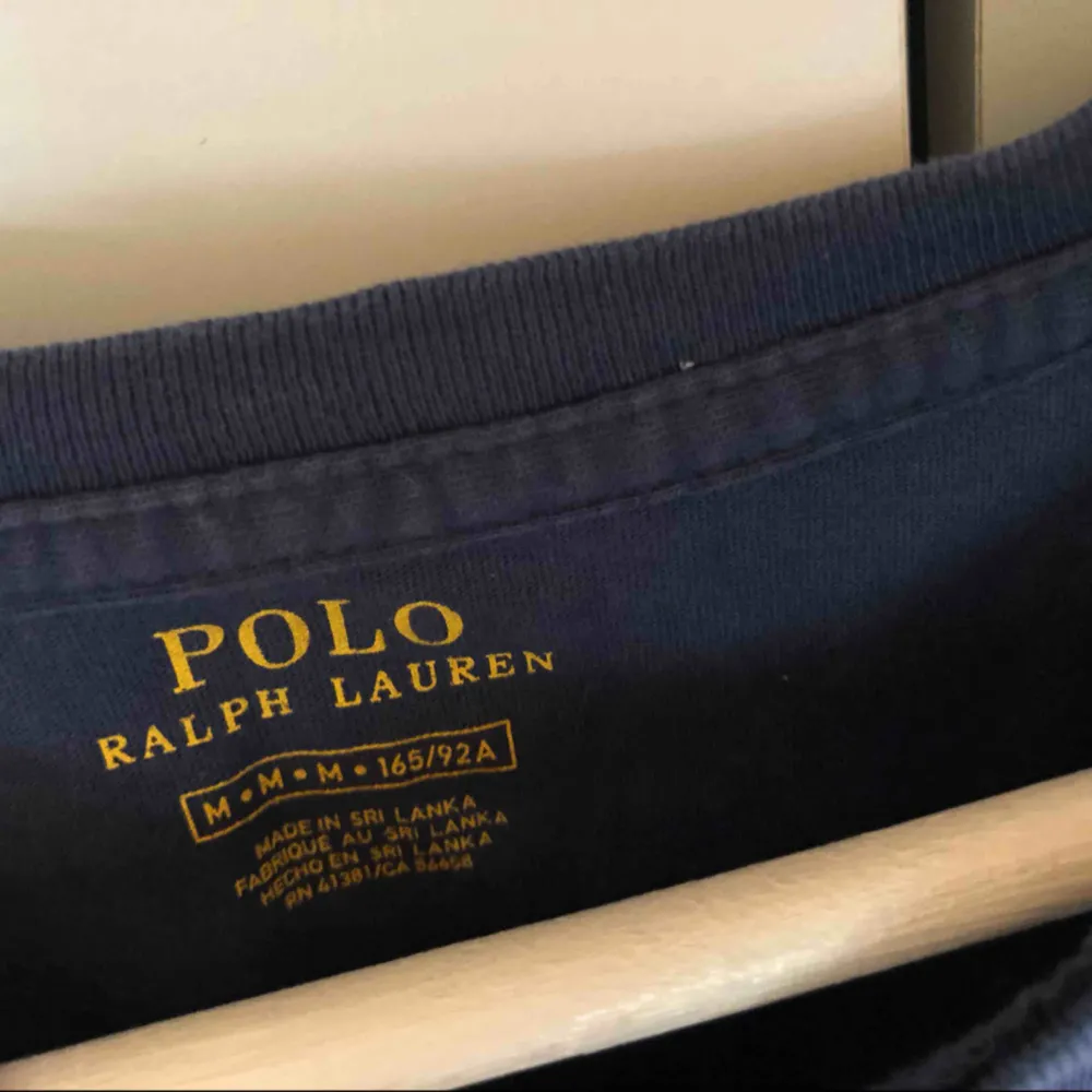 Fin och skön t-shirt från Ralph Lauren. Storlek M. Använd typ 3-4 gånger. T-shirts.