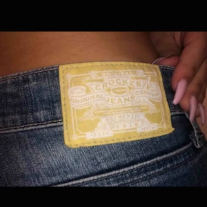  - Sköna jeans från crocker, tyvärr lite för små så de kommer ej till användning.