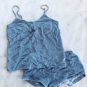  - Supersöt pyjamas från H&M, använd 1 gång. Storlek XS och är för liten för mig.. 50 kr + frakt ✨