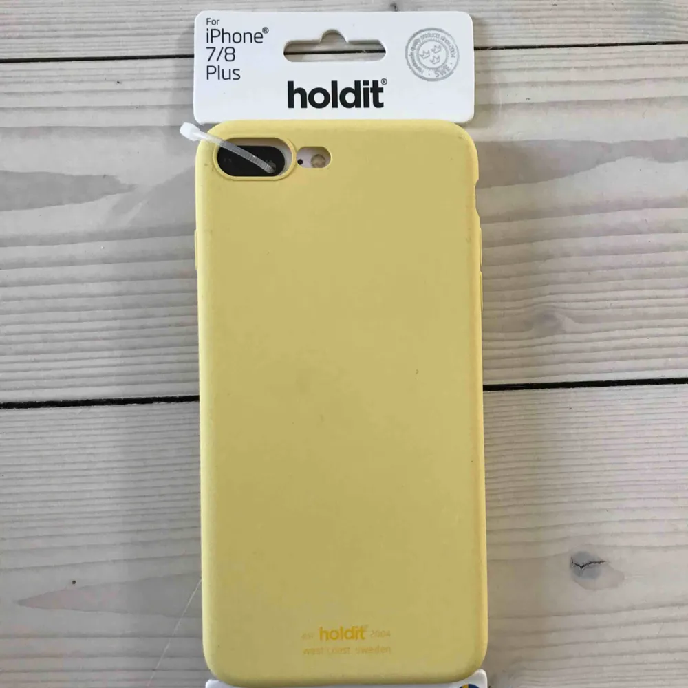 Fint gult mobilskal i silikon☀️ Helt nytt!    Passar: iPhone 7 + 8 plus.  Köparen står för frakten.  Kan mötas i Göteborg . Accessoarer.