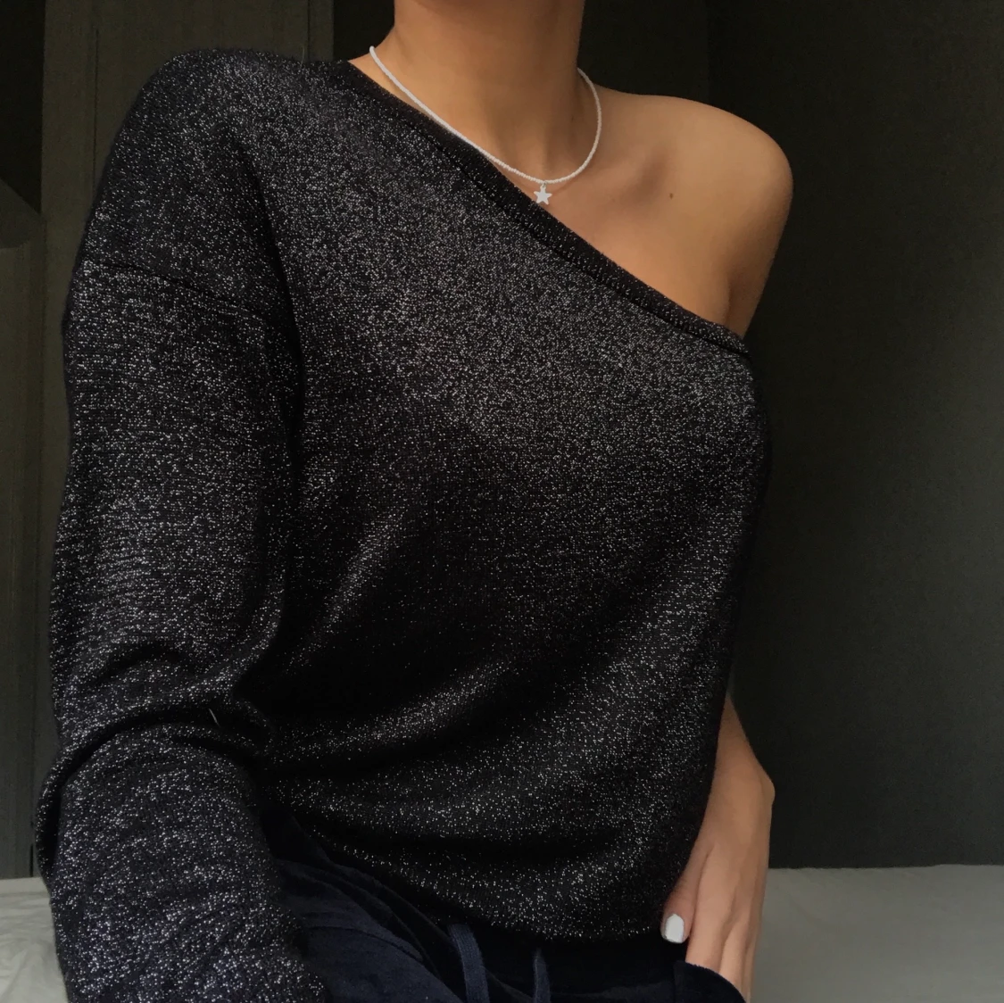 One shoulder top